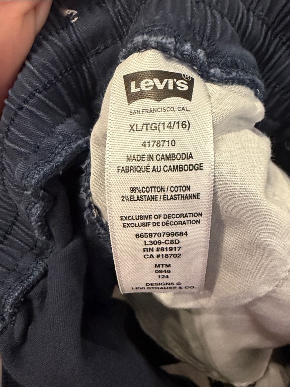 Levi's‎ Navy Cargo Shorts with Red Drawstring Tips - Picture 4 of 4